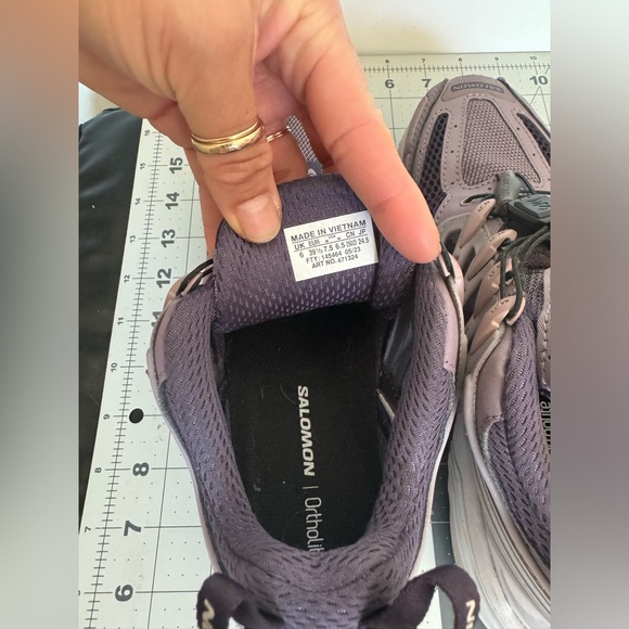 Like new Salomon acs pro running/purple/womens 7.5 - Picture 8 of 9